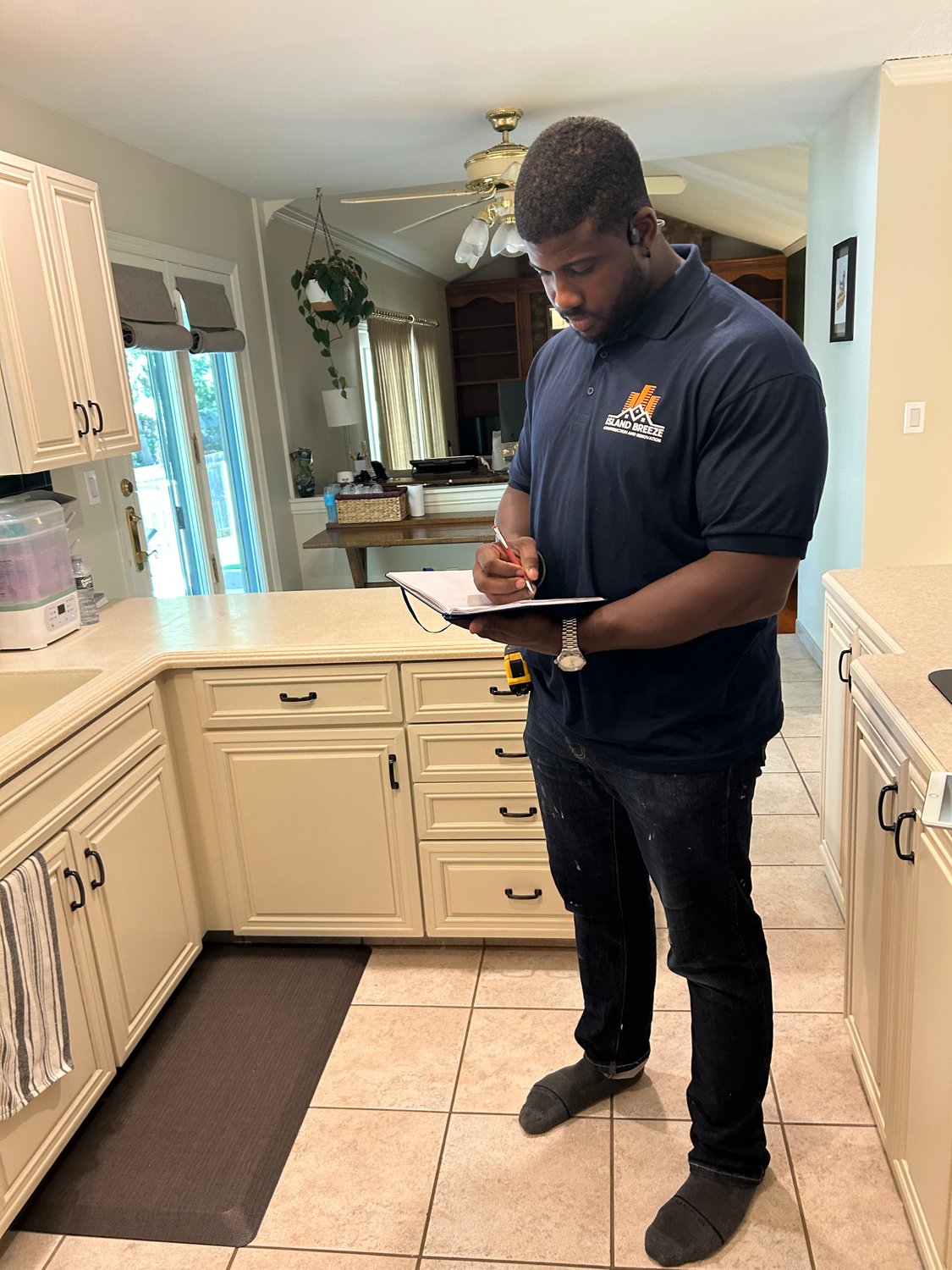 03934061-F2CD-45F7-8F79-459830C248E9